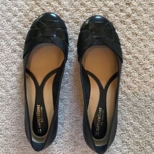 Women’s naturalizer ballet flats